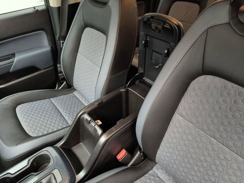 Used 2015 Chevrolet Colorado Z71 image 26