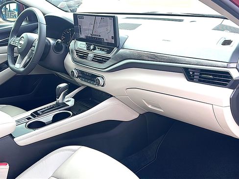 Used 2024 Nissan Altima 2.5 SL image 23