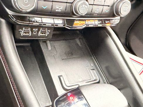 Used 2023 Dodge Durango GT image 25