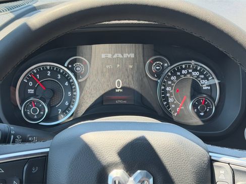 Used 2025 RAM 1500 Big Horn AWD/4WD image 31