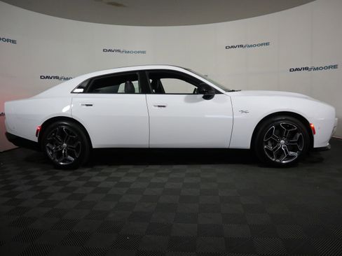 New 2026 Dodge Charger R/T AWD/4WD image 4