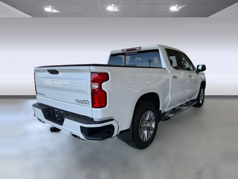 Used 2022 Chevrolet Silverado 1500 High Country w/ Z71 Off-Road Package AWD/4WD image 9