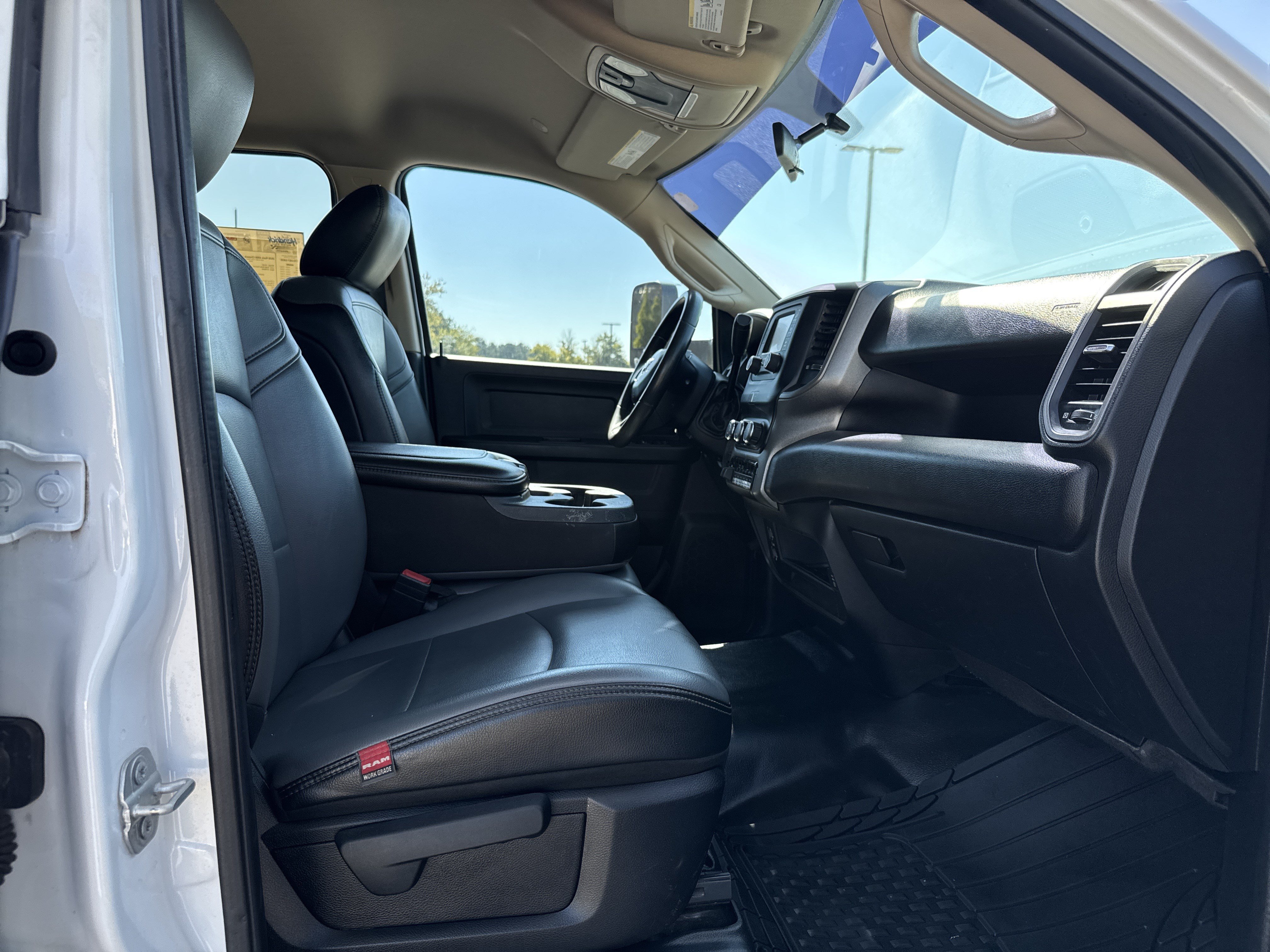 Used 2020 RAM 4500 Tradesman w/ Chrome Appearance Group RWD image 25