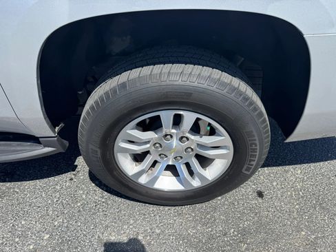 Used 2017 Chevrolet Suburban LT AWD/4WD image 20