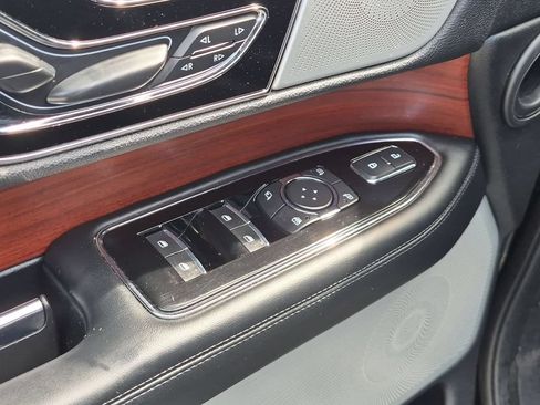 Used 2020 Lincoln Navigator L Reserve w/ Equipment Group 208A Reserve AWD/4WD image 15