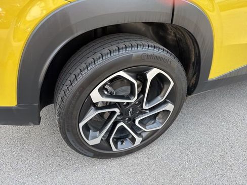 Used 2024 Chevrolet Trax RS w/ Sunroof Package image 9