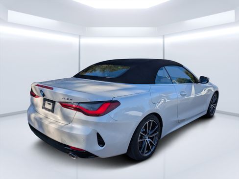 Used 2025 BMW 430i Convertible w/ Premium Package image 6