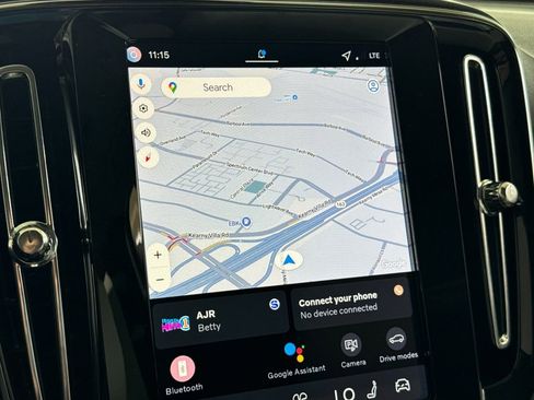 New 2026 Volvo XC40 B5 Plus w/ Protection Package Premier image 18