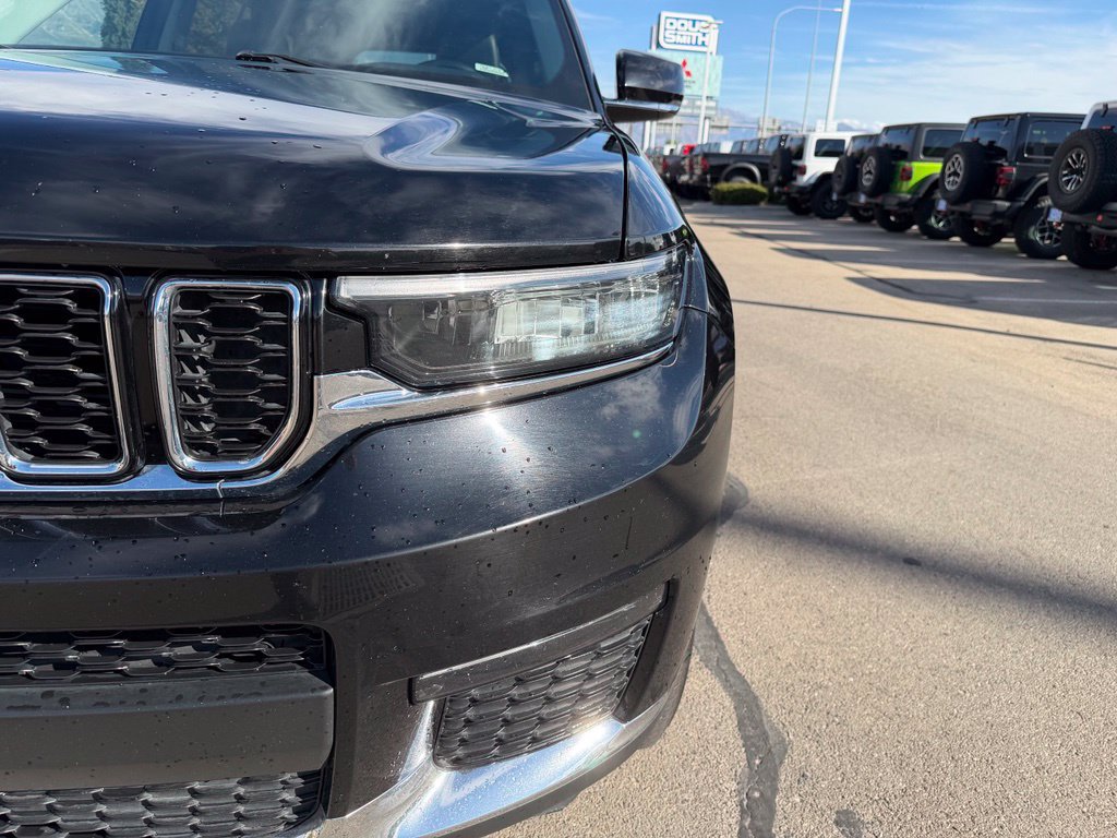 Used 2022 Jeep Grand Cherokee L Limited w/ MOPAR Finishing Package AWD/4WD image 7