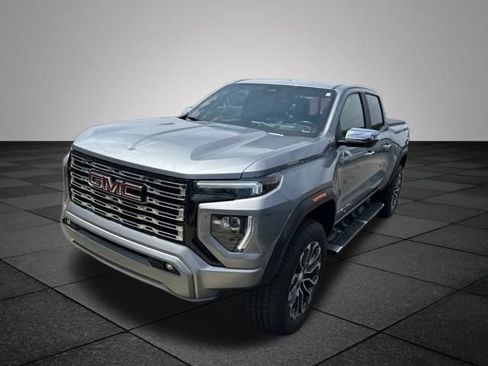 Used 2023 GMC Canyon Denali AWD/4WD image 3