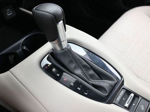 Used 2023 Honda HR-V LX image 43