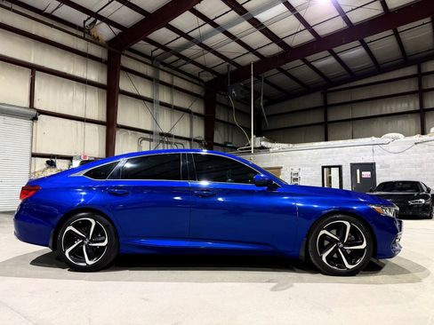 Used 2019 Honda Accord Sport image 4