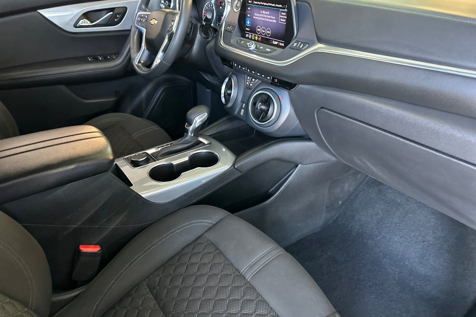 Used 2021 Chevrolet Blazer LT FWD image 16
