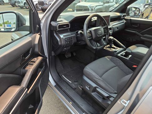 Certified 2026 Toyota Tacoma SR5 AWD/4WD image 18