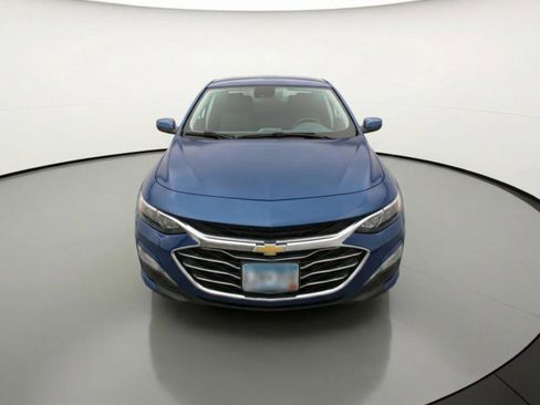 Used 2024 Chevrolet Malibu LT image 2