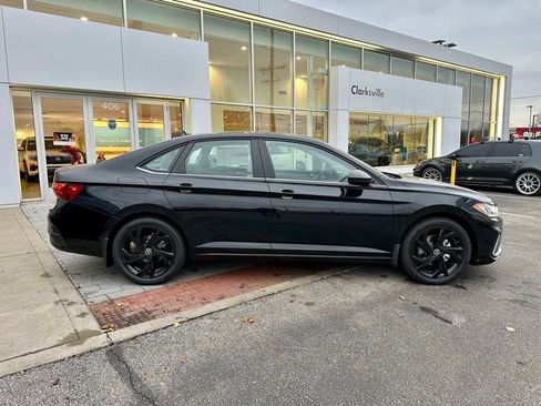 New 2026 Volkswagen Jetta SE FWD image 8