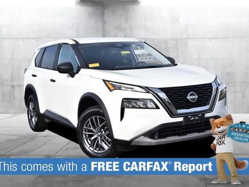 Used 2023 Nissan Rogue S image 2