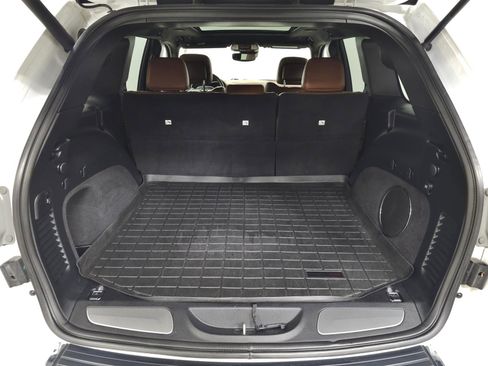 Used 2019 Jeep Grand Cherokee Summit AWD/4WD image 7