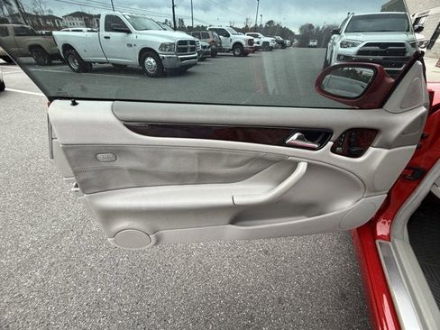 Used 2002 Mercedes-Benz CLK 320 Cabriolet image 13