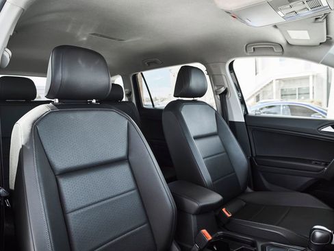 Used 2020 Volkswagen Tiguan SE FWD image 26