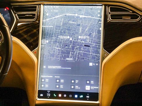 Used 2016 Tesla Model S 90D image 17