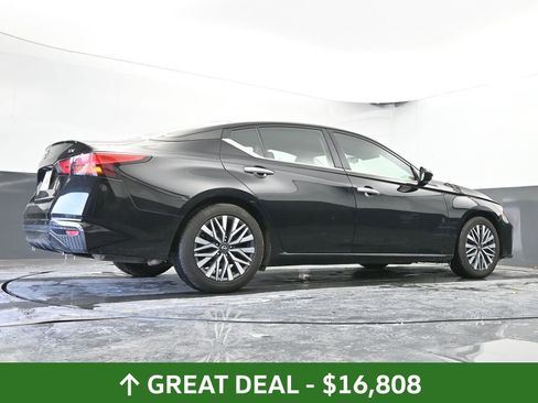 Used 2024 Nissan Altima 2.5 SV image 51