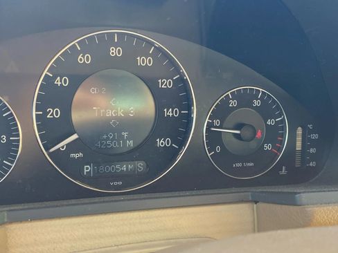 Used 2008 Mercedes-Benz E 320 BlueTEC Sedan image 11