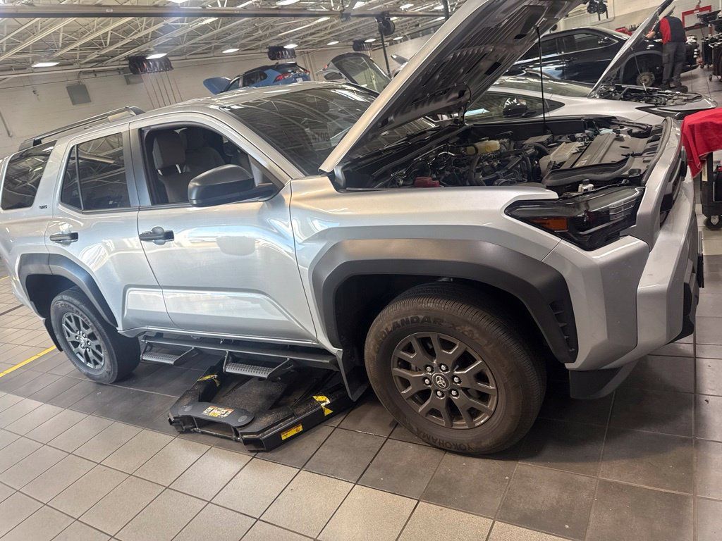 Used 2025 Toyota 4Runner SR5 AWD/4WD image 2