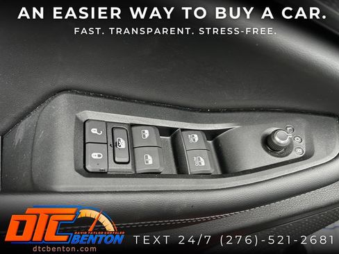 Used 2025 Jeep Grand Cherokee Altitude AWD/4WD image 11