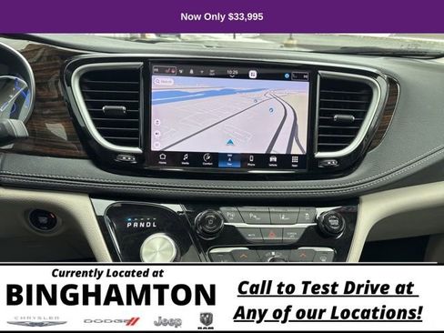 Used 2023 Chrysler Pacifica Limited image 13