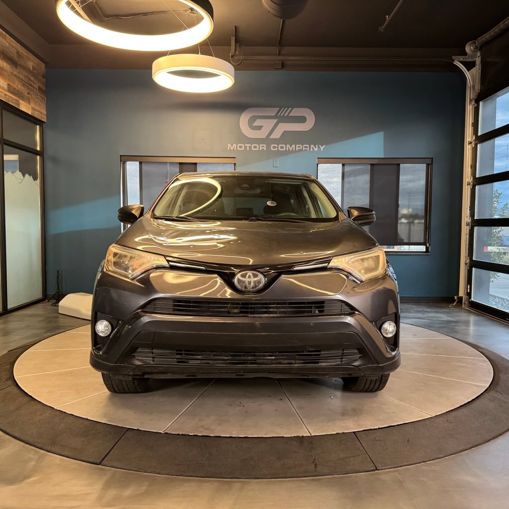 Used 2018 Toyota RAV4 LE w/ Carpet Mat Package FWD image 8