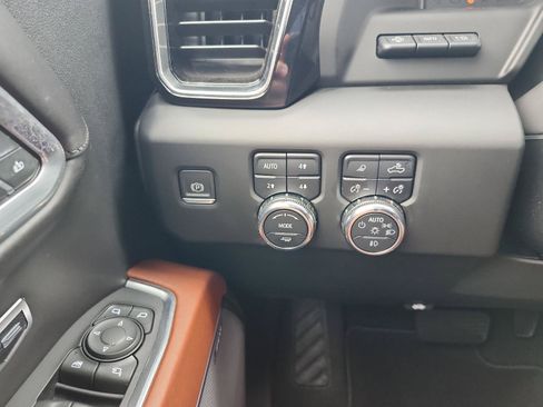 Certified 2022 GMC Sierra 1500 Denali Ultimate AWD/4WD image 28