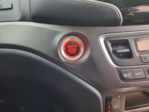 Certified 2021 Honda Pilot Special Edition image 11