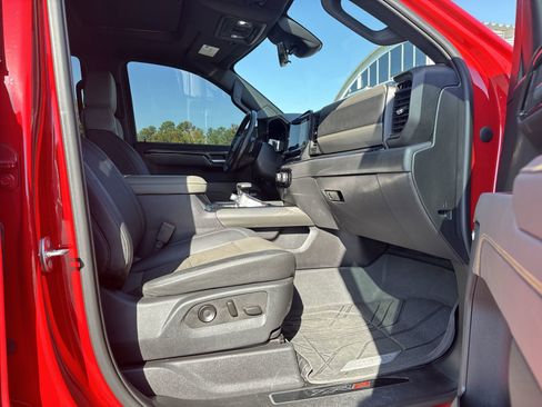 Used 2022 Chevrolet Silverado 1500 ZR2 w/ Technology Package image 34