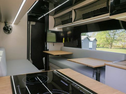 Used 2025 Mercedes-Benz Sprinter 2500 image 75