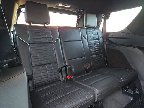 Used 2026 Cadillac Escalade Platinum Luxury w/ LPO, Floor Liner Package AWD/4WD image 31