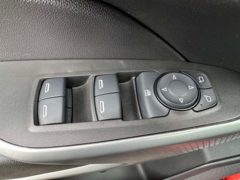 Used 2024 Chevrolet Trax RS w/ Sunroof Package FWD image 16