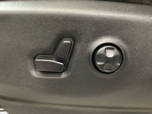 Used 2020 Chrysler Pacifica Limited image 5