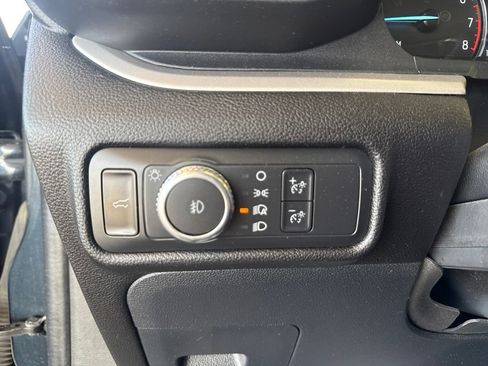 Used 2022 Ford Explorer XLT w/ Equipment Group 202A AWD/4WD image 14