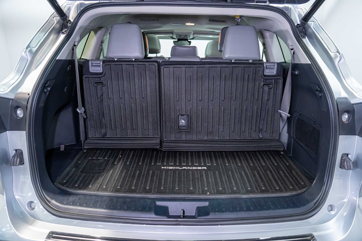 Used 2022 Toyota Highlander XLE AWD/4WD image 27