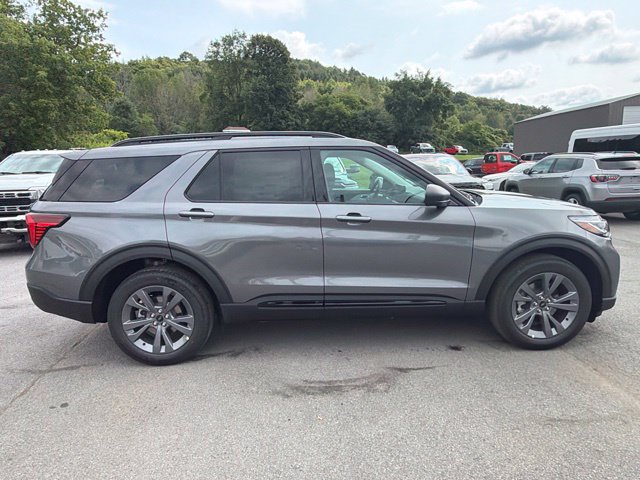 Used 2026 Ford Explorer Active w/ Active Comfort Package AWD/4WD image 9