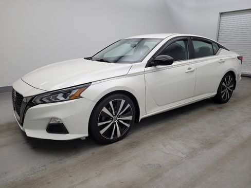 Used 2019 Nissan Altima 2.5 SR image 2