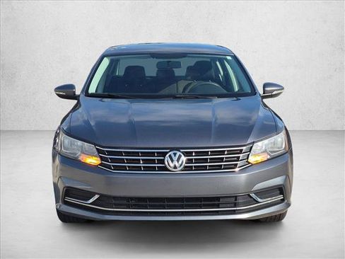 Used 2018 Volkswagen Passat 2.0T S FWD image 2