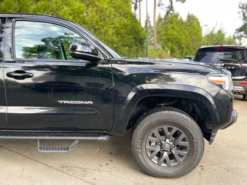 Used 2023 Toyota Tacoma SR5 AWD/4WD image 2