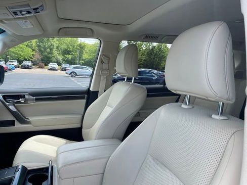 Used 2023 Lexus GX 460 Luxury w/ Sport Design Package AWD/4WD image 5