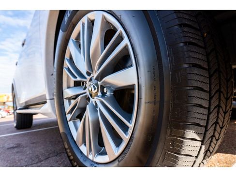 Used 2024 INFINITI QX80 Luxe image 9