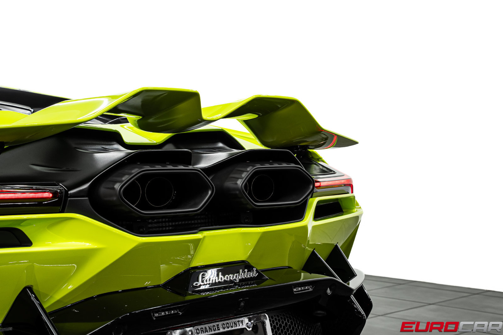 Used 2025 Lamborghini Revuelto AWD/4WD image 26