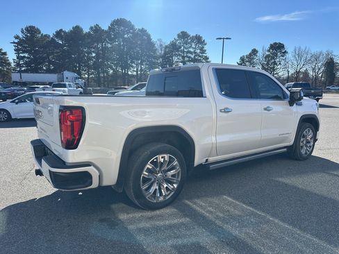 Used 2022 GMC Sierra 1500 Denali w/ Denali Reserve Package image 8