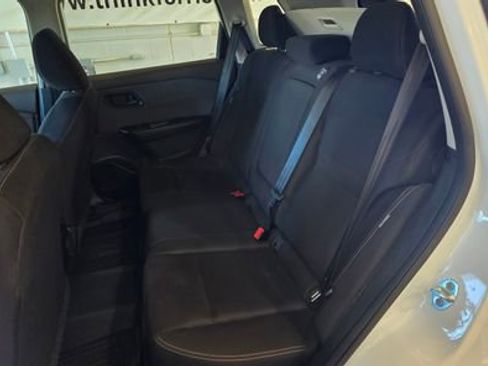 Used 2023 Nissan Rogue S image 25