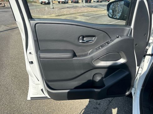 New 2026 Nissan Frontier SV image 10